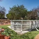Family & Friends Retreat W/ Pool - Moncarapacho 게스트하우스 4*