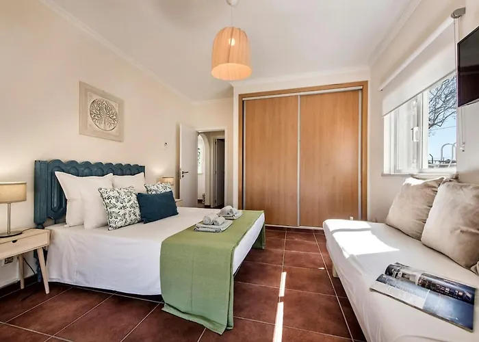 Family & Friends Retreat W/ Pool - Moncarapacho 招待所